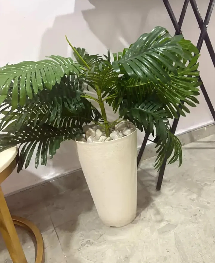 ARTIFICIAL PLANT and IRON STAND Location : lekki phase 1