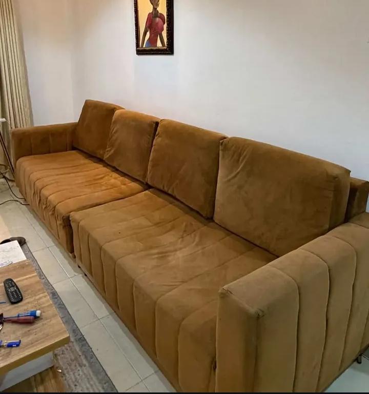 4 seater sofa Location: peninsula ajah  
